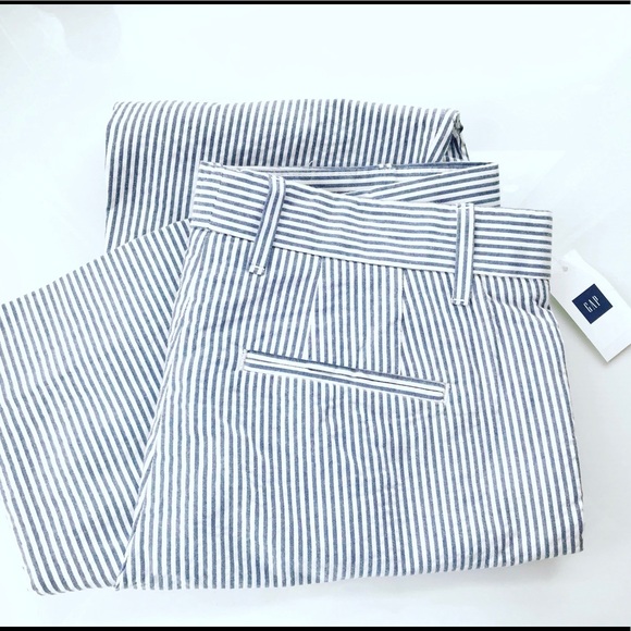 GAP Pants - Gap slim cropped seersucker pants NWT 00 GAP Pants - Gap slim cropped seersucker pants NWT 00